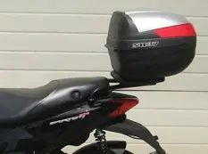 Držák plotny kufru SHAD Top Master A0SP19ST pro APRILIA SPORT CITY ONE 125 (09-16), SPORT CITY ONE 4T 125 (10-16), SPORT CITY ONE 4T 50 (10), SR125 MOTARD (11-19), SR50 MOTARD (11-19); DERBI VARIANT SPORT 125 4T (12-14), VARIANT SPORT 50 2T (12-14) Seizoensaanbieding